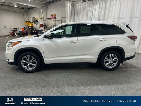 Used 2016 Toyota Highlander Plus AWD/4WD image 5