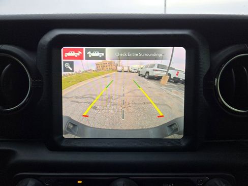 Used 2021 Jeep Gladiator Overland AWD/4WD image 27