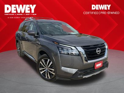 Used 2024 Nissan Pathfinder Platinum w/ Cargo Package