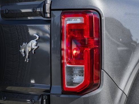 New 2025 Ford Bronco 4-Door image 7