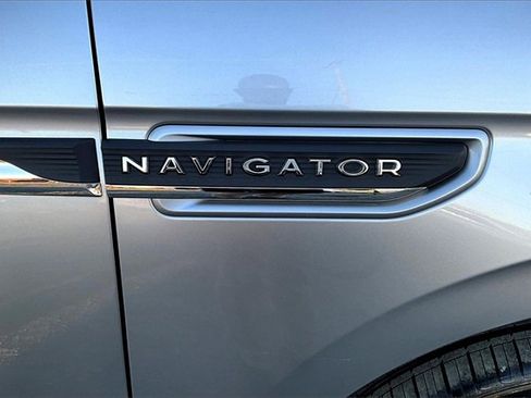 Used 2023 Lincoln Navigator Reserve image 34