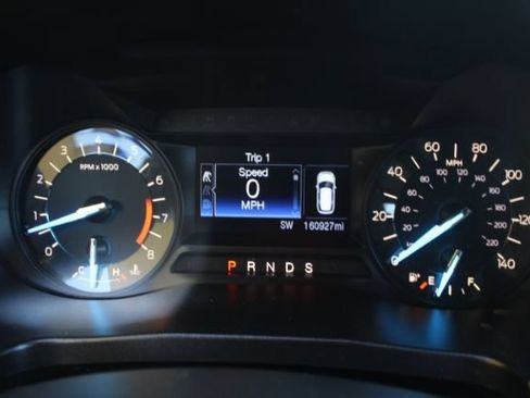 Used 2017 Ford Explorer XLT AWD/4WD image 18