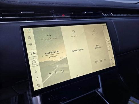 New 2026 Land Rover Range Rover SE image 13