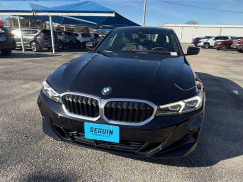 Used 2025 BMW 330i Sedan image 3