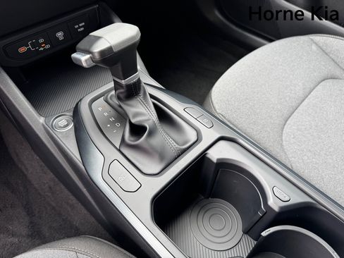 New 2025 Kia K4 LX image 11