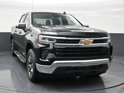 Used 2024 Chevrolet Silverado 1500 LT RWD image 7