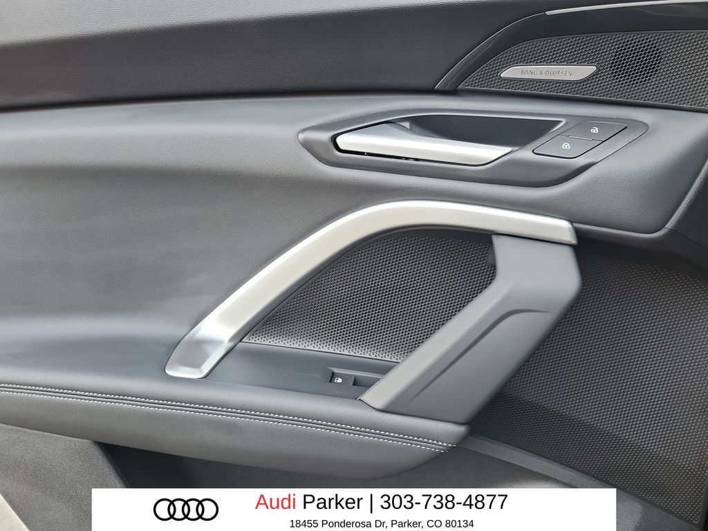 Used 2025 Audi Q5 Premium Plus w/ Premium Plus AWD/4WD image 10