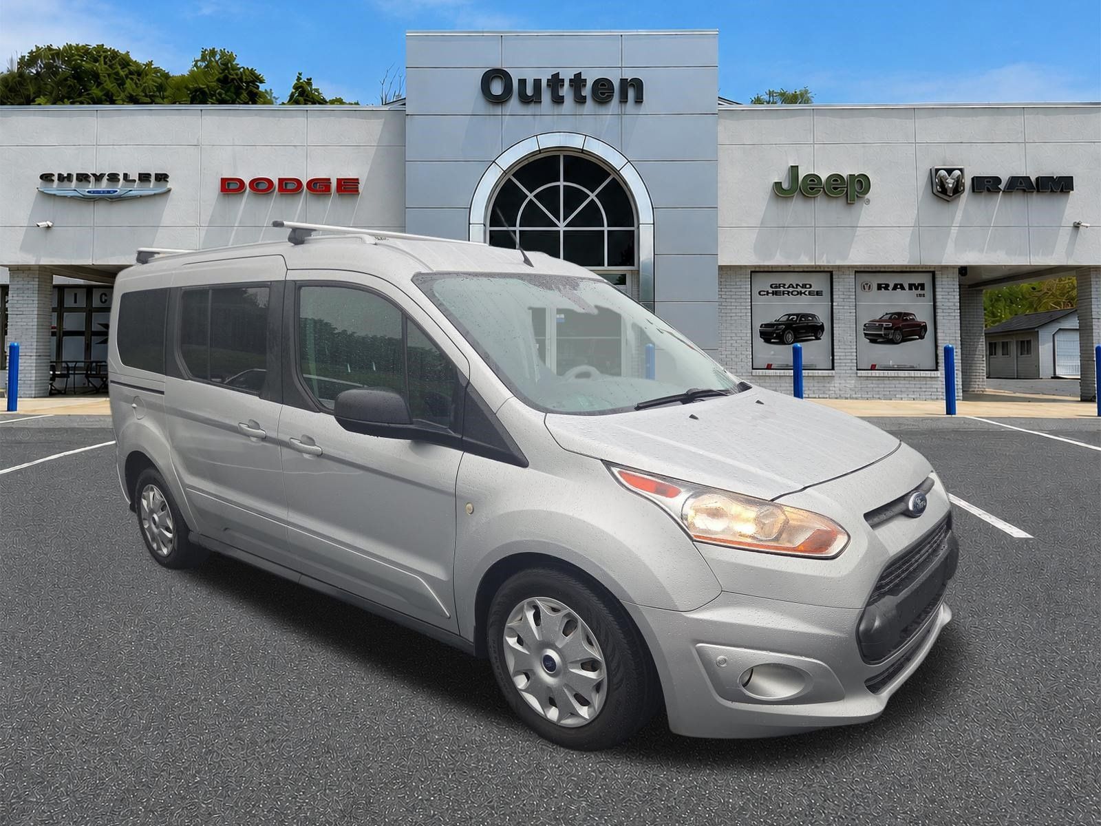 Used 2017 Ford Transit Connect XLT FWD image 1