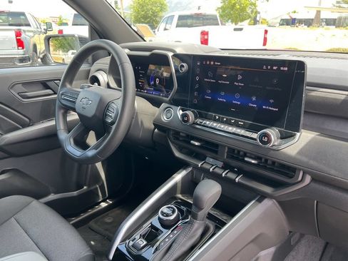 Used 2026 Chevrolet Colorado Trail Boss AWD/4WD image 18
