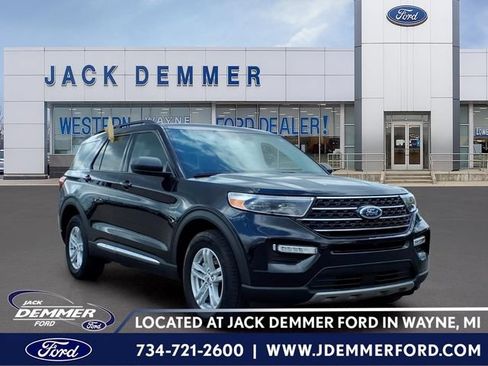 Certified 2023 Ford Explorer XLT w/ Equipment Group 202A AWD/4WD image 1