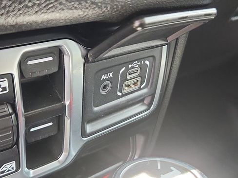 Used 2024 Jeep Wrangler Unlimited Sport AWD/4WD image 19