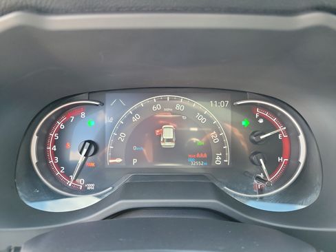 Used 2025 Toyota RAV4 XLE AWD/4WD image 24