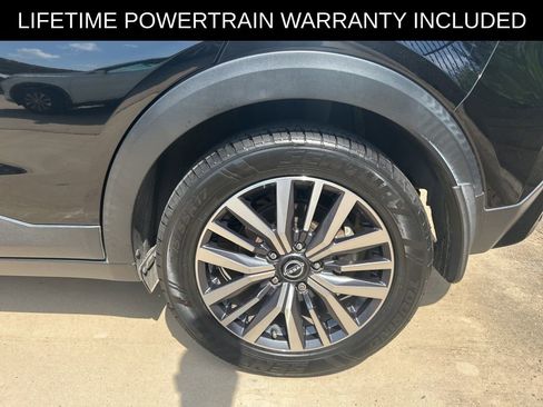 Used 2023 Nissan Kicks SV FWD image 5
