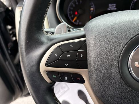 Used 2017 Jeep Grand Cherokee Limited image 31