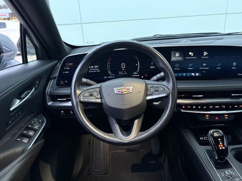 Used 2024 Cadillac XT4 Premium Luxury image 15