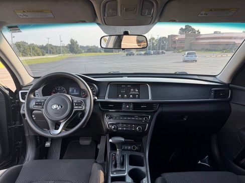 Used 2018 Kia Optima LX w/ Convenience Package FWD image 12