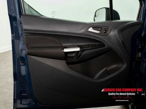 Used 2017 Ford Transit Connect XLT image 11