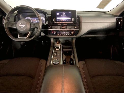 Used 2025 Nissan Pathfinder SV image 15