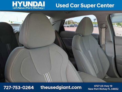 Used 2024 Hyundai Elantra SEL FWD image 6