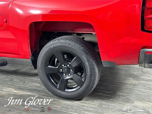 Used 2018 Chevrolet Silverado 1500 Custom w/ Custom Value Package image 12