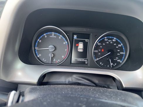 Used 2017 Toyota RAV4 LE image 3