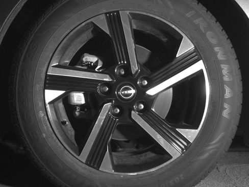 Used 2025 Nissan Sentra SV FWD image 12