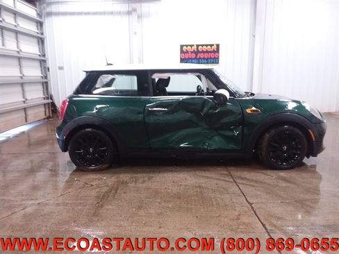 Used 2017 MINI Cooper 2-Door Hardtop image 2