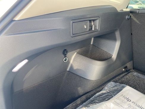 New 2026 Volkswagen Tiguan SE image 63