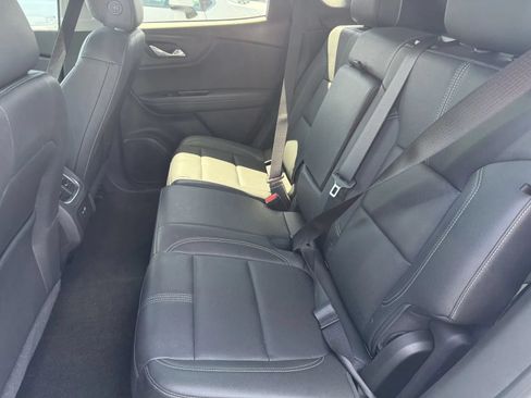 Used 2023 Chevrolet Blazer LT FWD image 9