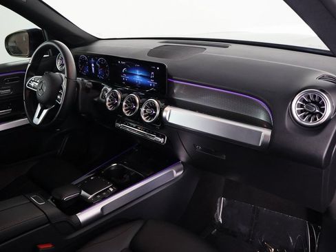 Certified 2022 Mercedes-Benz GLB 250 image 9