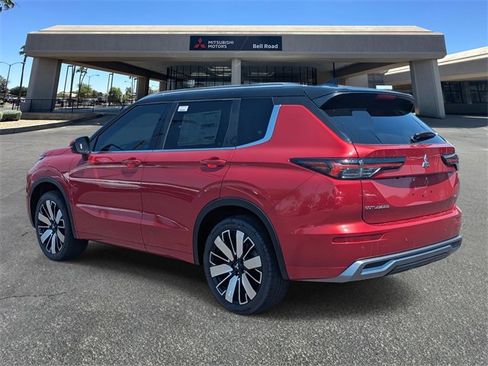 New 2025 Mitsubishi Outlander SEL image 2