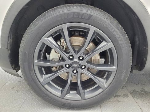 Used 2018 Ford Explorer XLT w/ Equipment Group 202A FWD image 31