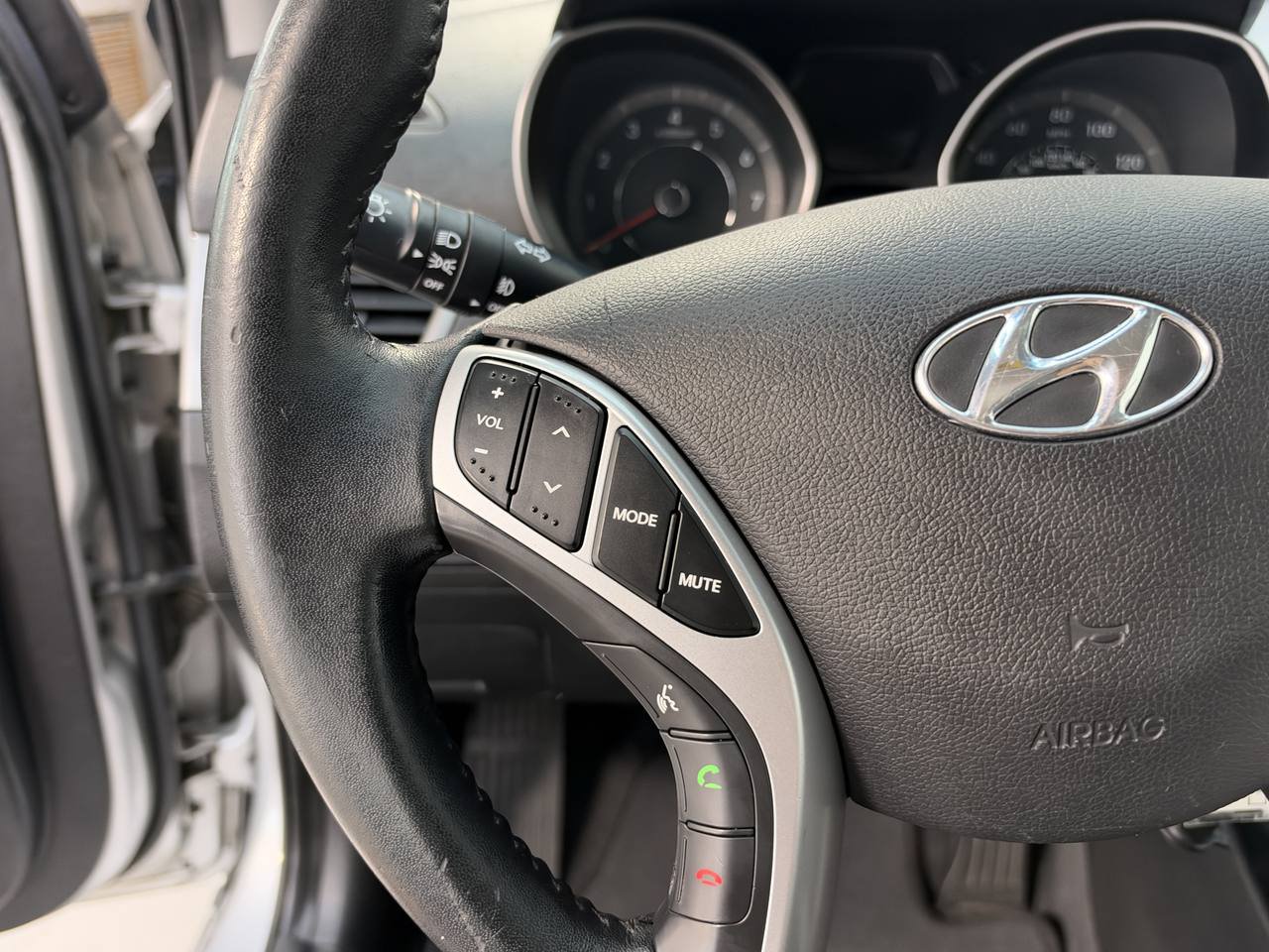 Used 2011 Hyundai Elantra Limited FWD image 23