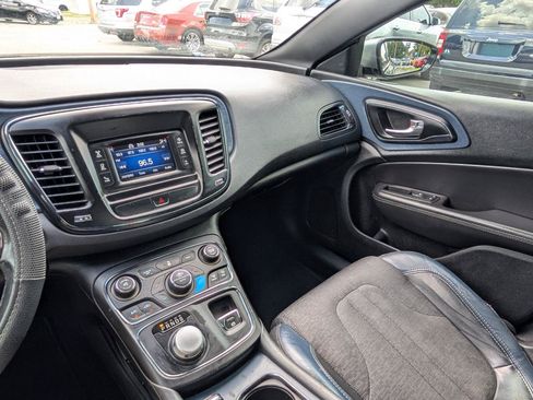Used 2015 Chrysler 200 S w/ Comfort Group FWD image 21