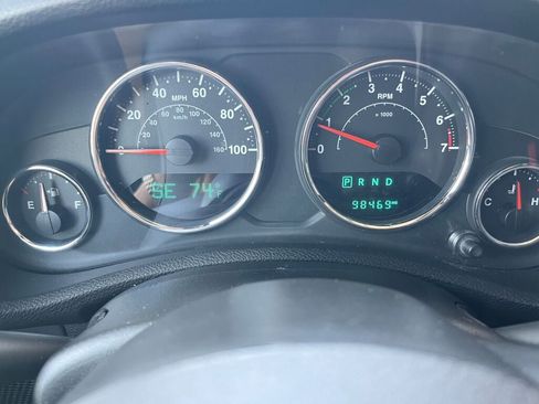 Used 2018 Jeep Wrangler Sport AWD/4WD image 15