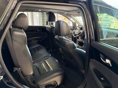 Used 2019 Kia Sorento SX FWD image 17