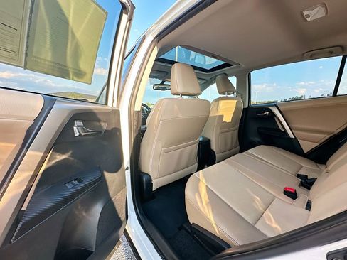 Used 2013 Toyota RAV4 Limited AWD/4WD image 17