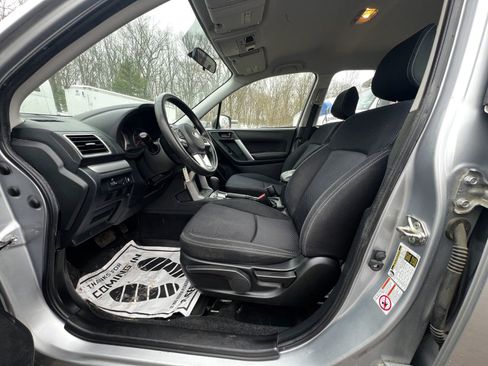 Used 2018 Subaru Forester 2.5i w/ Alloy Wheel Package image 9
