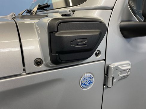 Used 2024 Jeep Wrangler Sahara w/ Technology Group image 48