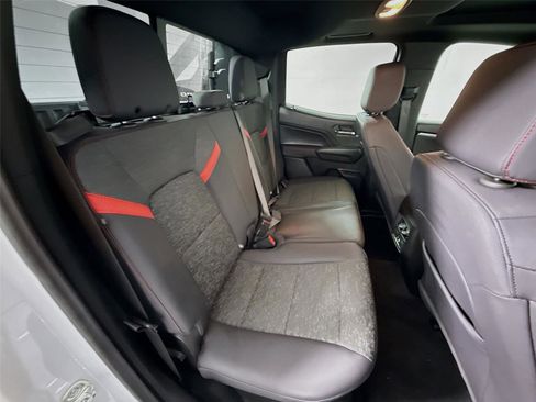 Used 2025 Chevrolet Colorado Z71 w/ Midnight Edition image 20