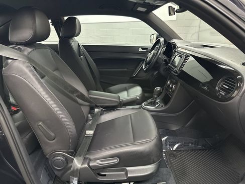 Used 2018 Volkswagen Beetle 2.0T FWD image 20