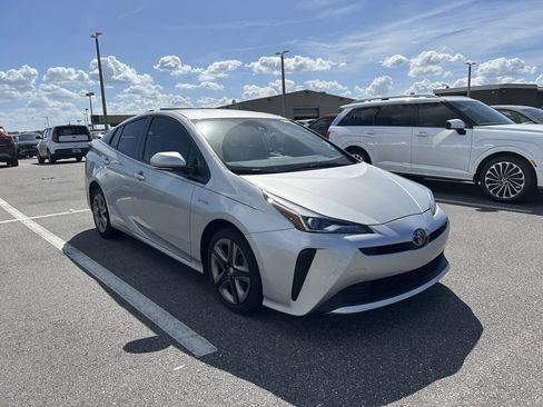 Used 2020 Toyota Prius XLE image 6