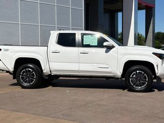 Used 2024 Toyota Tacoma TRD Sport w/ TRD Sport Upgrade Package AWD/4WD video 3