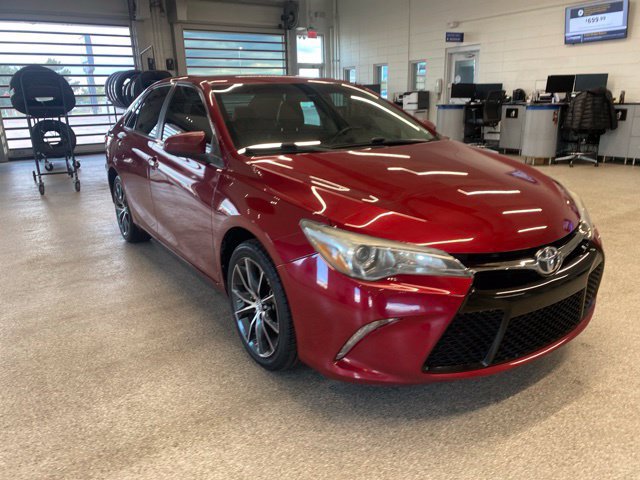 Used 2016 Toyota Camry XSE FWD image 3