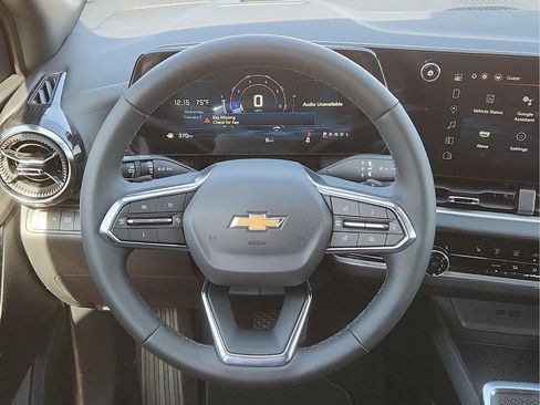 New 2025 Chevrolet Equinox LT image 13