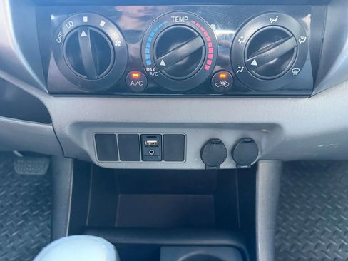 Used 2012 Toyota Tacoma 4x4 Double Cab w/ SR5 Pkg image 24