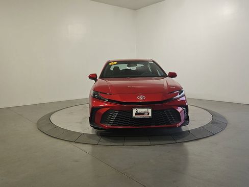 Used 2025 Toyota Camry SE w/ Convenience Package FWD image 9