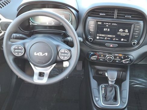 Certified 2024 Kia Soul LX image 27