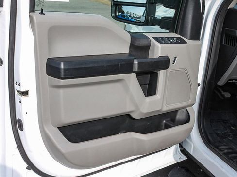 Used 2019 Ford F250 XL w/ Power Equipment Group image 26