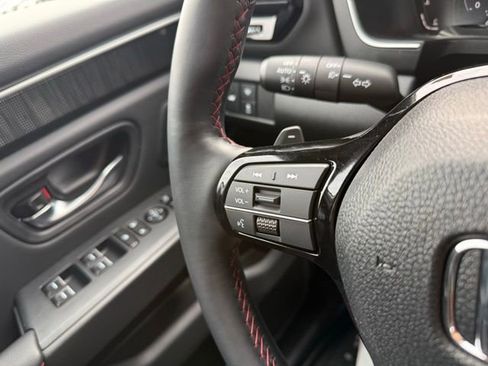 Used 2025 Honda Pilot Black Edition image 29